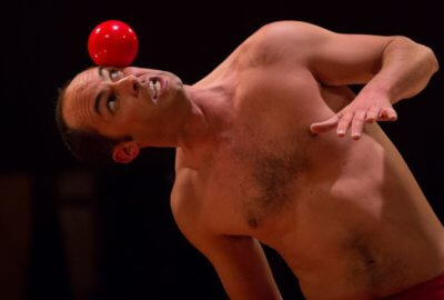Julien Candy dans Le cirque Précaire